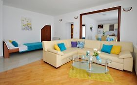 Apartments Roza